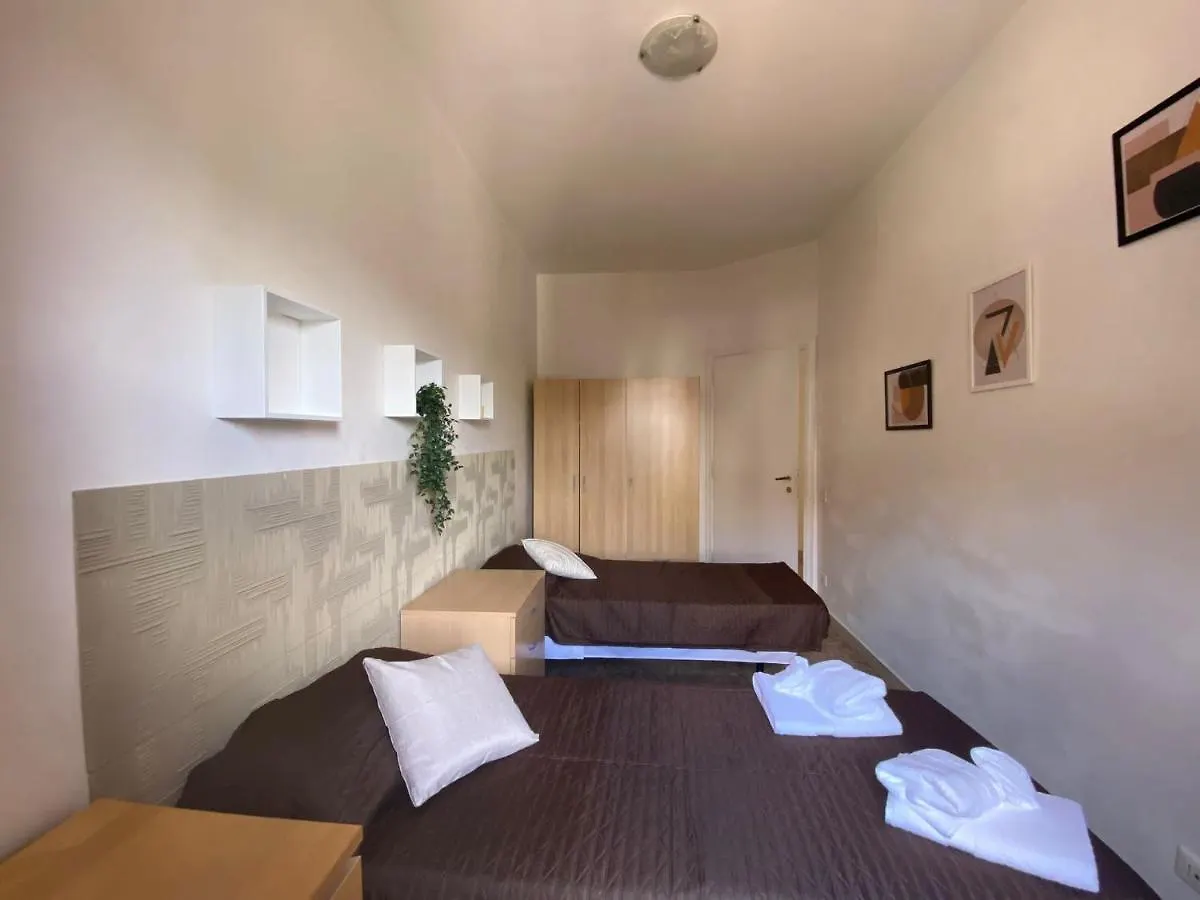 The Italian House In Rome A Pochi Passi Dalla Metro A