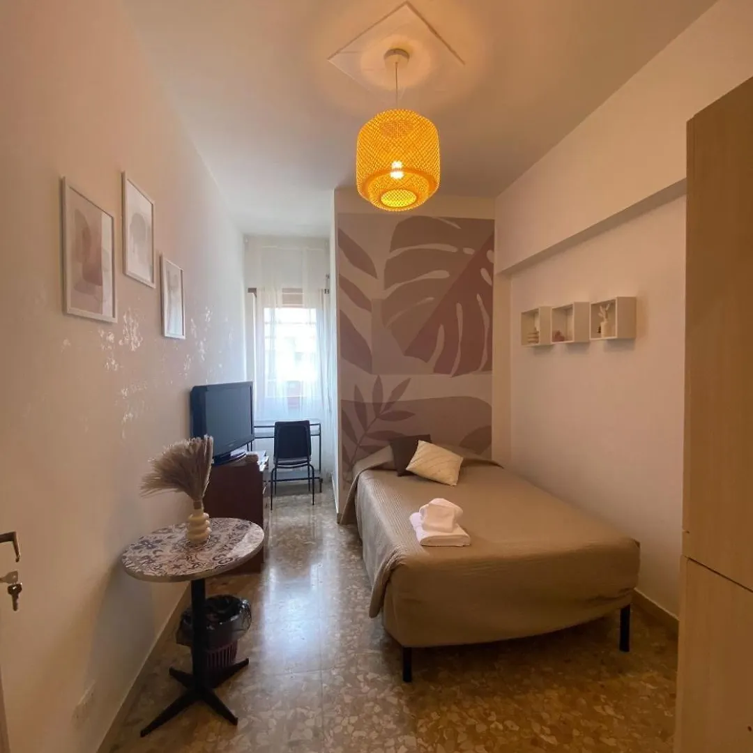 The Italian House In Rome A Pochi Passi Dalla Metro A 0*,  Italien