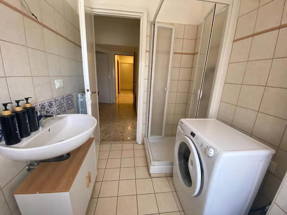 The Italian House In Rome A Pochi Passi Dalla Metro A Appartement