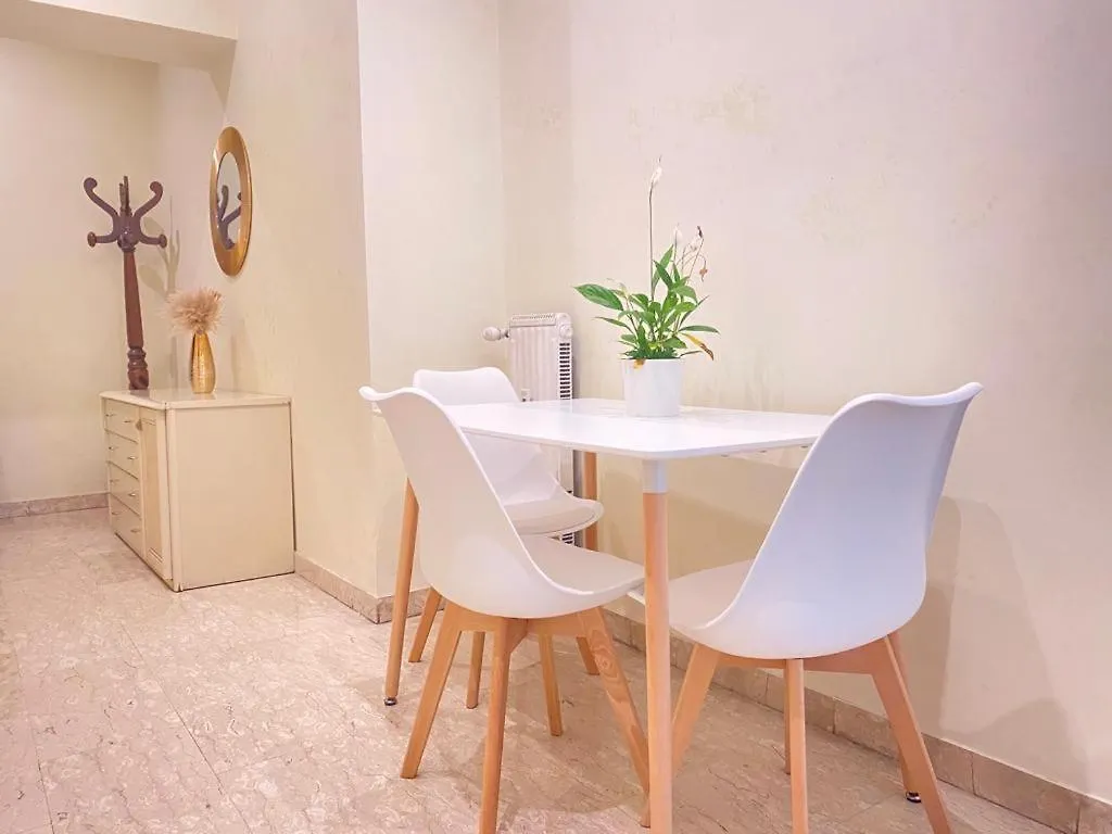 The Italian House In Rome A Pochi Passi Dalla Metro A Appartement