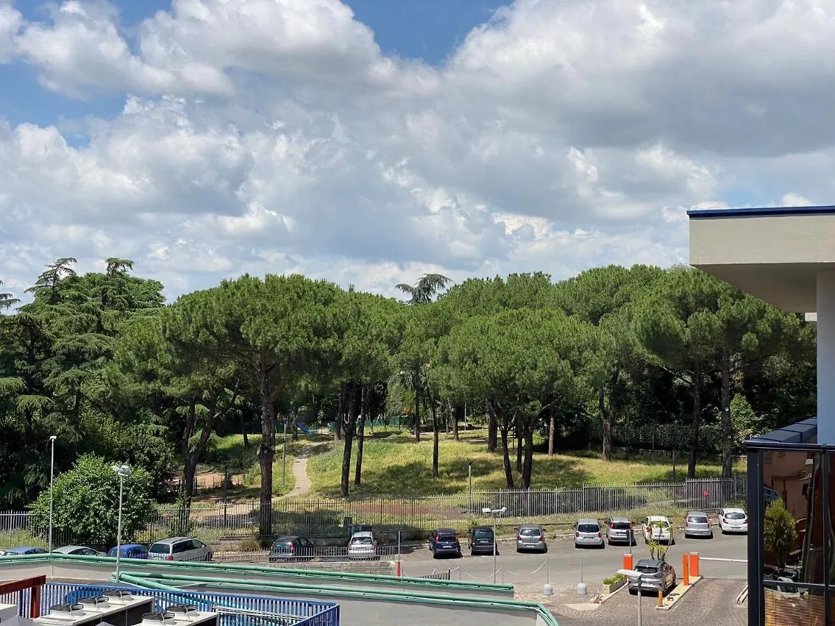 The Italian House In Rome A Pochi Passi Dalla Metro A 0*,  Italien