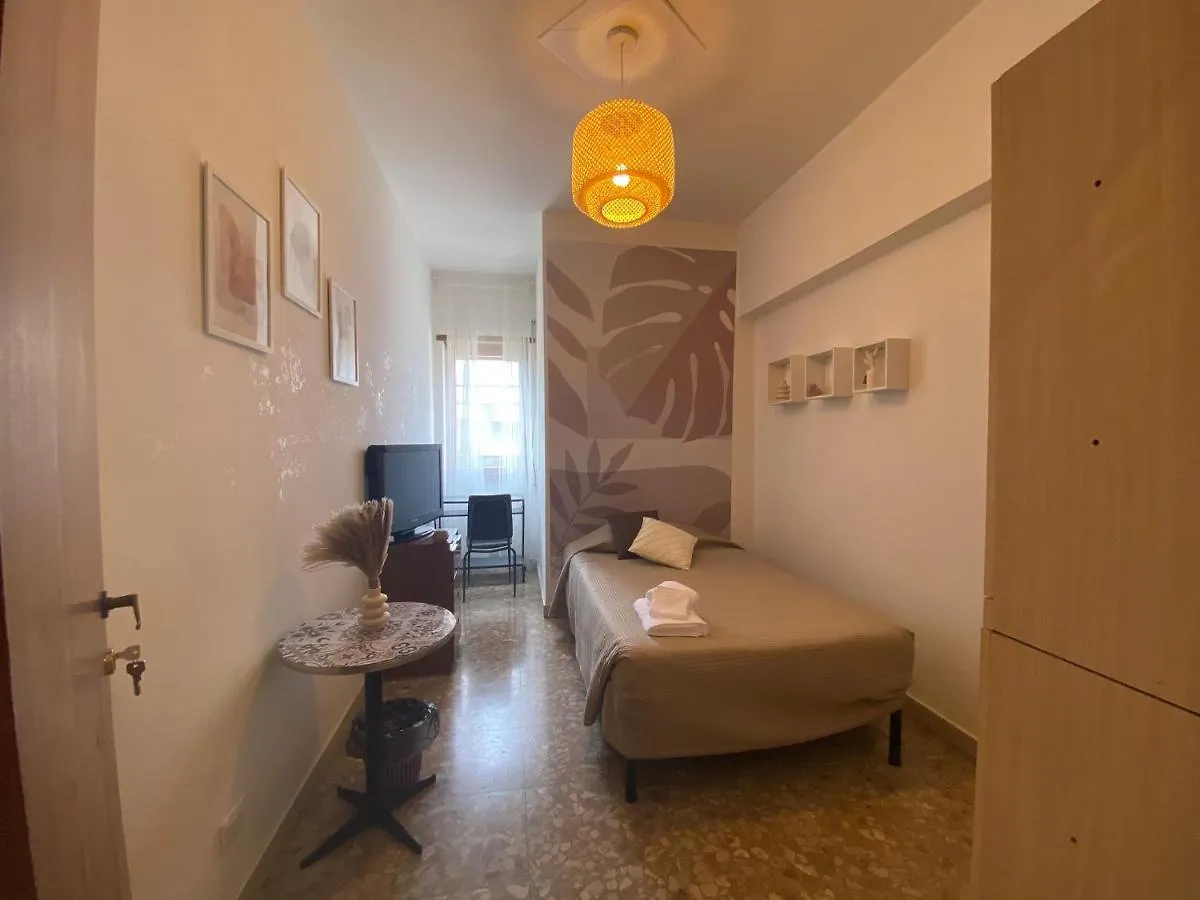 Apartment The Italian House In Rome A Pochi Passi Dalla Metro A