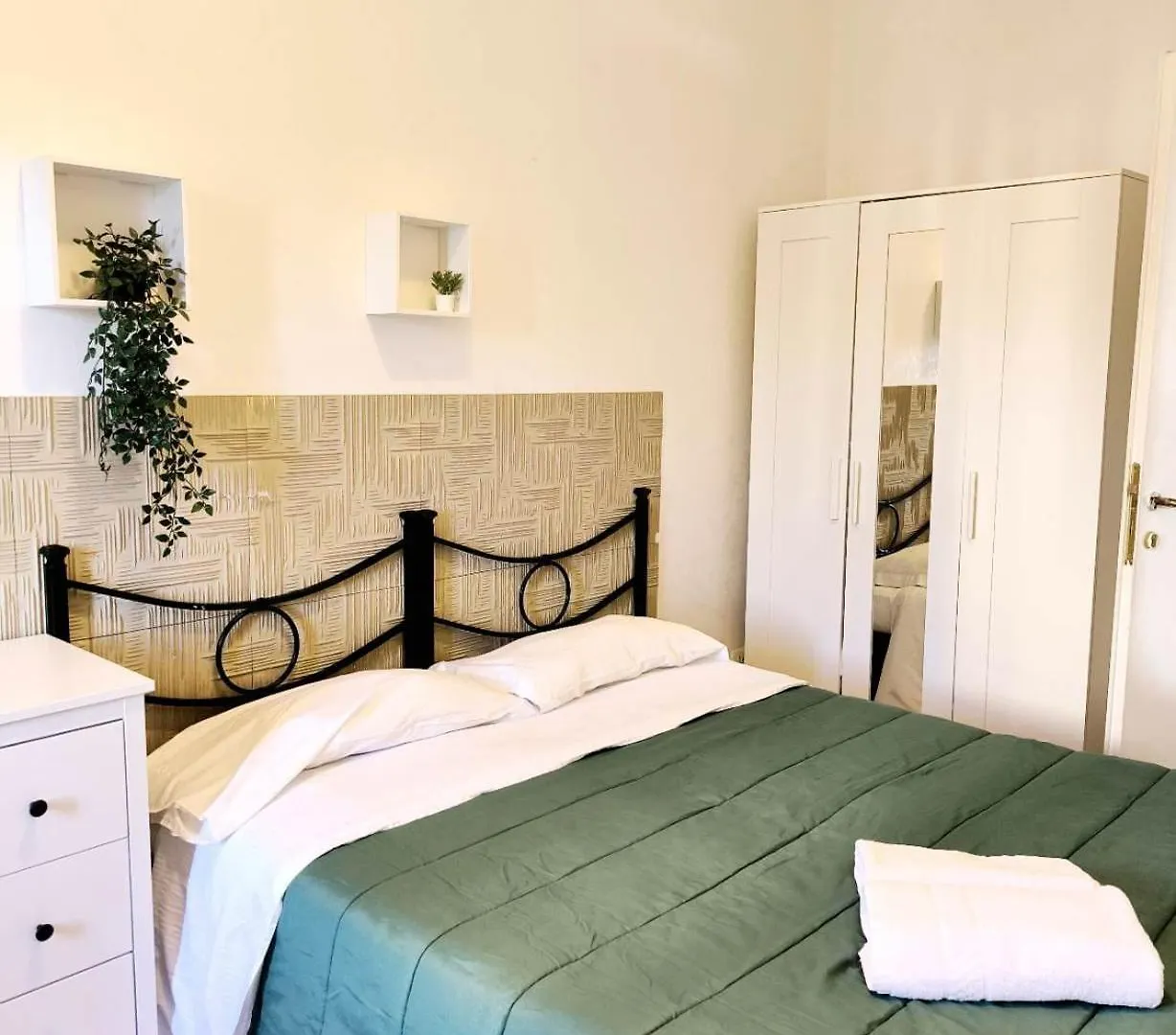 Apartment The Italian House In Rome A Pochi Passi Dalla Metro A