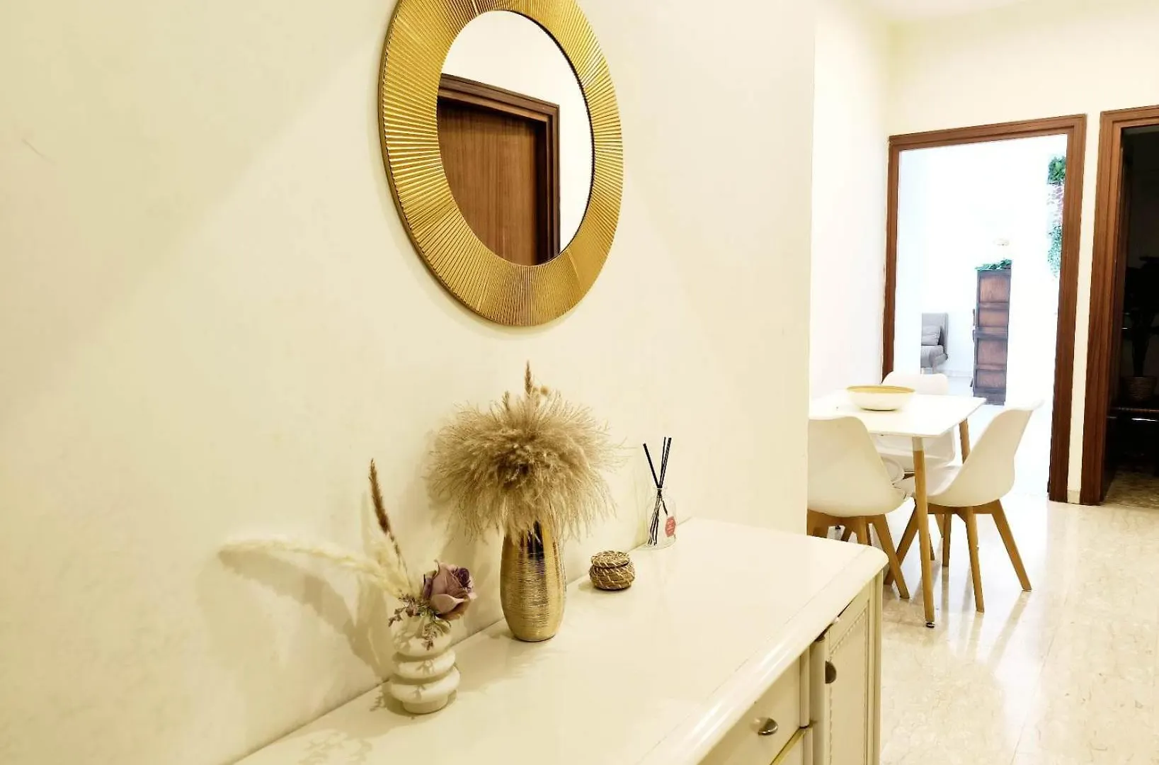 Apartment The Italian House In Rome A Pochi Passi Dalla Metro A